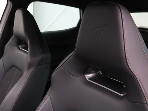 CUPRA Formentor 1.4 e-Hybrid VZ | 245pk | Camera | Adaptive cruise | Stuurverwarming | Sfeerverlichting | Navigatie | Keyless | Full LED | PHEV