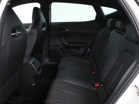 CUPRA Formentor 1.4 e-Hybrid VZ | 245pk | Camera | Adaptive cruise | Stuurverwarming | Sfeerverlichting | Navigatie | Keyless | Full LED | PHEV