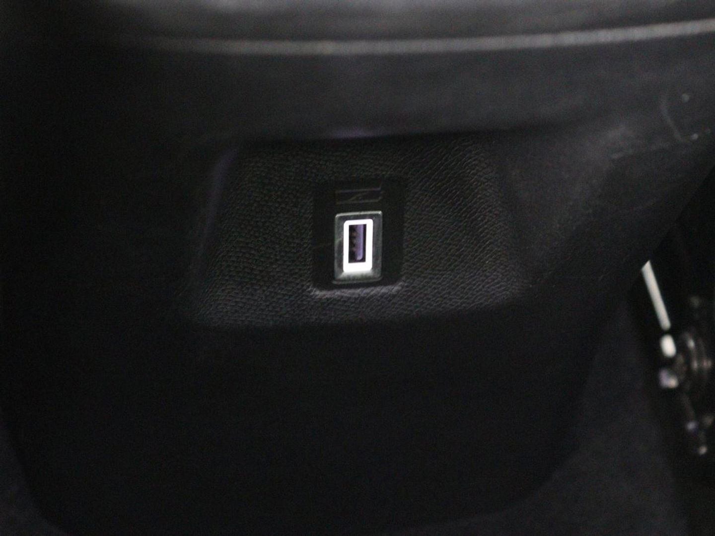 Citroën C5 Aircross 1.6 Plug in Hybrid Business Plus | Adaptive cruise | Carplay | Half leder | Keyless | Camera | Full LED | Dodehoek detectie | Navigatie