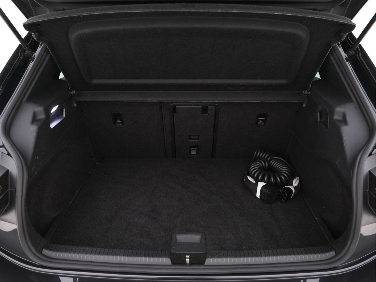 Volkswagen ID.3 First Max 58 kWh [ 3-Fase ] (INCL-BTW) *PANO | HEAD-UP | ADAPTIVE-CRUISE | FULL-LED | CAMERA | KEYLESS | MICROFIBRE | AMBIENT-LIGHT | NAVI-FULLMAP | DAB+ | ECC | PDC | SPORT-SEATS | DIGI-COCKPIT | 20"ALU*