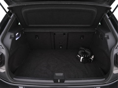 Volkswagen ID.3 First Max 58 kWh [ 3-Fase ] (INCL-BTW) *PANO | HEAD-UP | ADAPTIVE-CRUISE | FULL-LED | CAMERA | KEYLESS | MICROFIBRE | AMBIENT-LIGHT | NAVI-FULLMAP | DAB+ | ECC | PDC | SPORT-SEATS | DIGI-COCKPIT | 20"ALU*