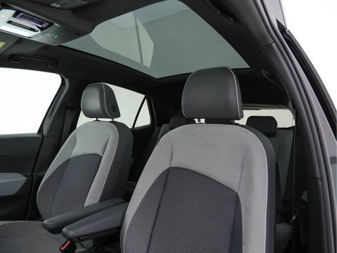 Volkswagen ID.3 First Max 58 kWh [ 3-Fase ] (INCL-BTW) *PANO | HEAD-UP | ADAPTIVE-CRUISE | FULL-LED | CAMERA | KEYLESS | MICROFIBRE | AMBIENT-LIGHT | NAVI-FULLMAP | DAB+ | ECC | PDC | SPORT-SEATS | DIGI-COCKPIT | 20"ALU*