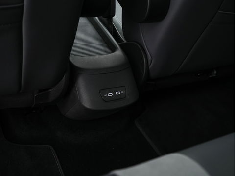 Volkswagen ID.3 First Max 58 kWh [ 3-Fase ] (INCL-BTW) *PANO | HEAD-UP | ADAPTIVE-CRUISE | FULL-LED | CAMERA | KEYLESS | MICROFIBRE | AMBIENT-LIGHT | NAVI-FULLMAP | DAB+ | ECC | PDC | SPORT-SEATS | DIGI-COCKPIT | 20"ALU*