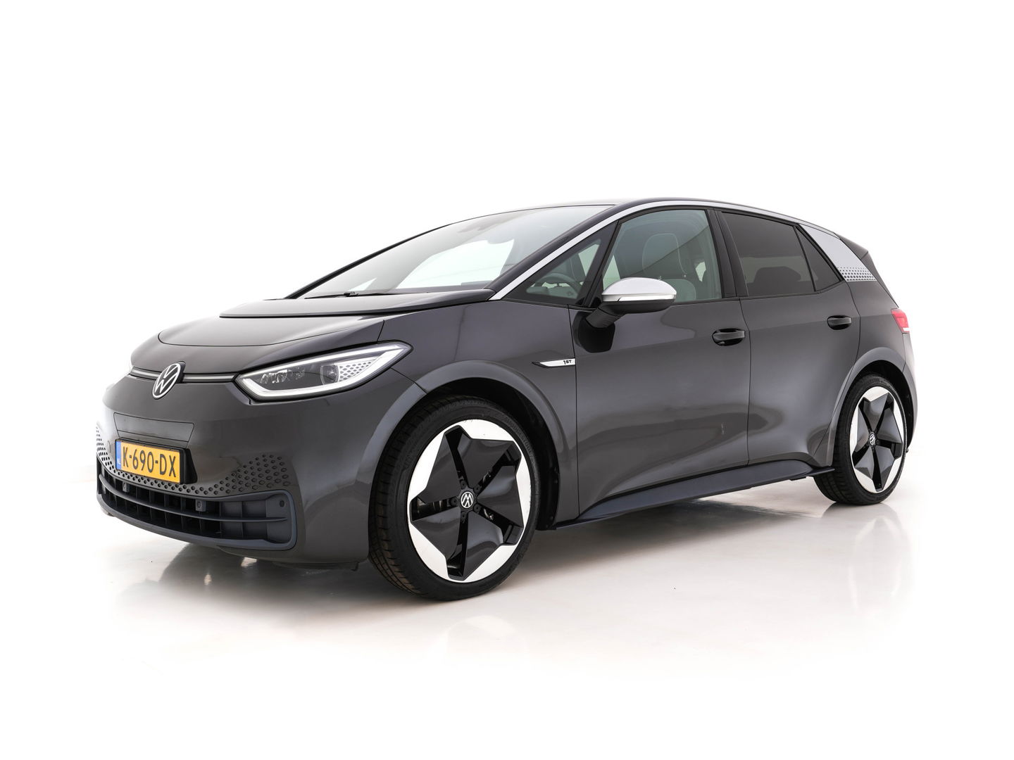 Volkswagen ID.3 First Max 58 kWh [ 3-Fase ] (INCL-BTW) *PANO | HEAD-UP | ADAPTIVE-CRUISE | FULL-LED | CAMERA | KEYLESS | MICROFIBRE | AMBIENT-LIGHT | NAVI-FULLMAP | DAB+ | ECC | PDC | SPORT-SEATS | DIGI-COCKPIT | 20"ALU*