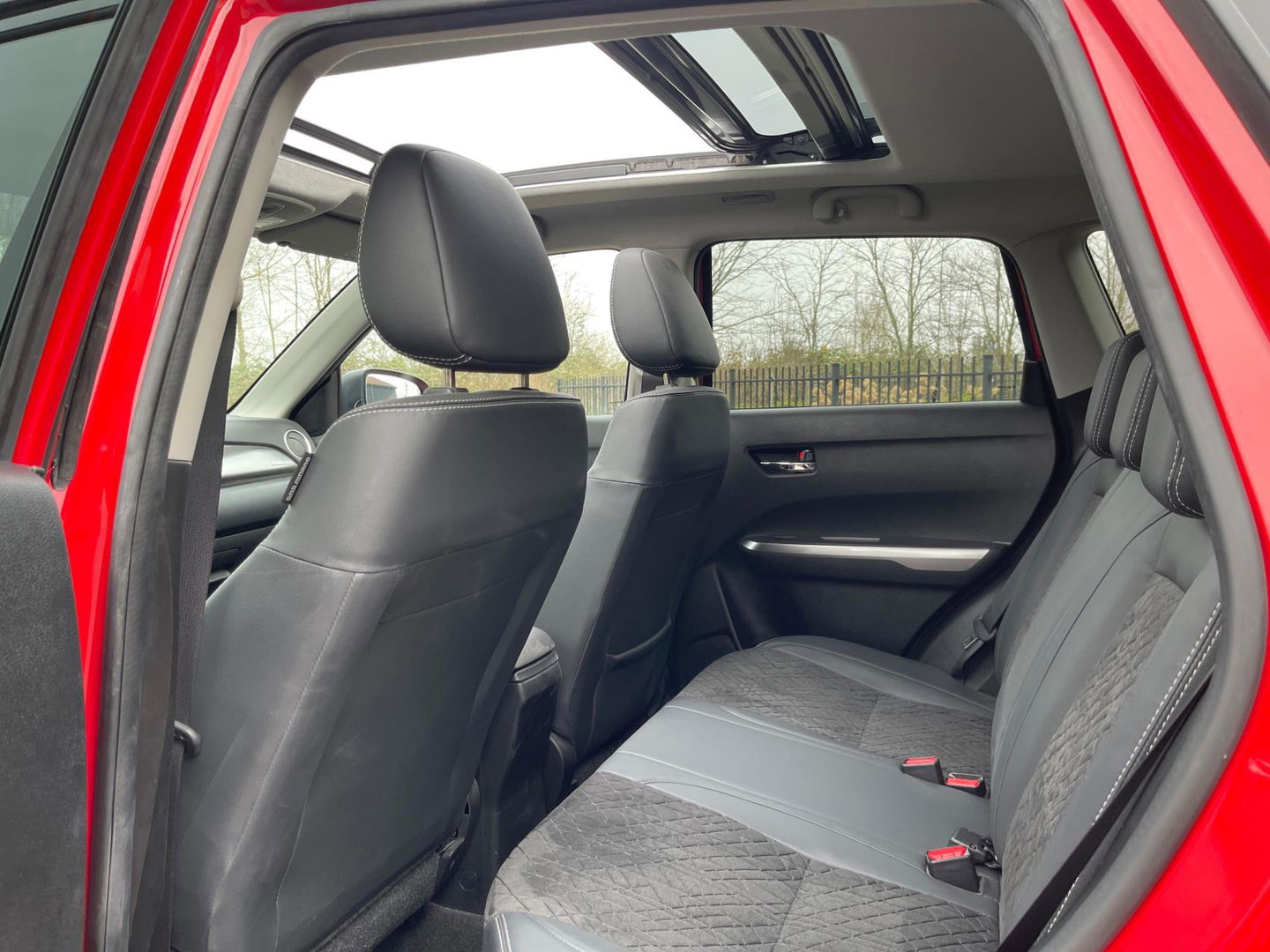 Suzuki Vitara 1.4 Boosterjet Hybrid AllGrip Automaat Camera Panoramadak Navigatie