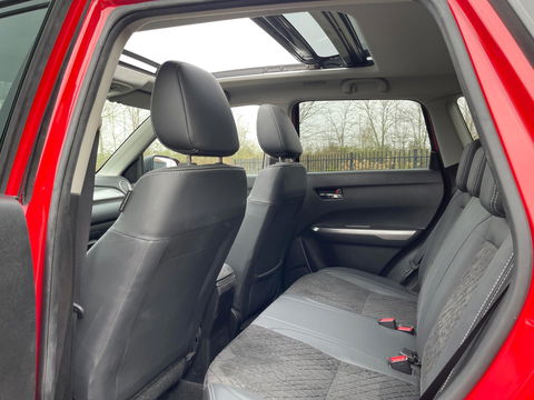 Suzuki Vitara 1.4 Boosterjet Hybrid AllGrip Automaat Camera Panoramadak Navigatie