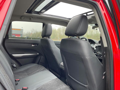 Suzuki Vitara 1.4 Boosterjet Hybrid AllGrip Automaat Camera Panoramadak Navigatie