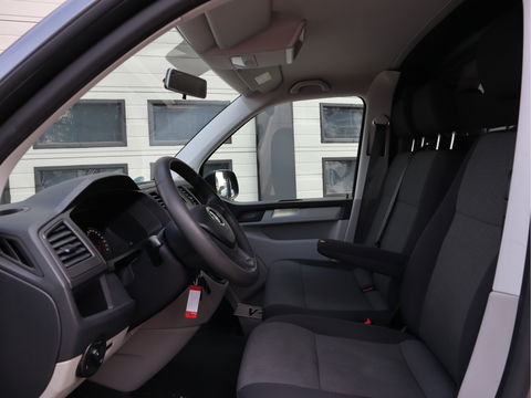 Volkswagen Transporter 2.0 TDI 85 pk Euro 6 - L1 Kort - Airco - Trekhaak - 3 Zits