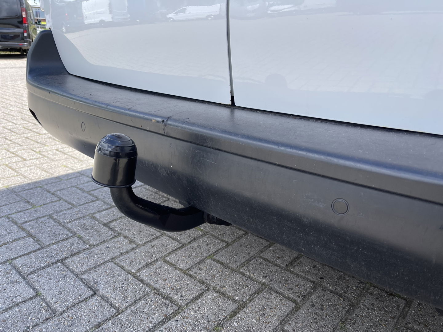 Opel Vivaro 2.0 CDTI 122pk L2H1 Edition / vaste prijs rijklaar € 13.950 ex btw / lease vanaf € 235 / euro 6 / bpm vrij / trekhaak / ingerichte laadruimte / imperial / airco / trekhaak !