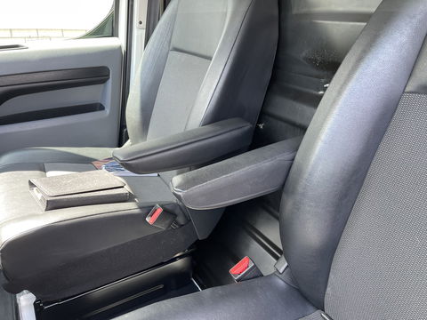 Opel Vivaro 2.0 CDTI 122pk L2H1 Edition / vaste prijs rijklaar € 13.950 ex btw / lease vanaf € 235 / euro 6 / bpm vrij / trekhaak / ingerichte laadruimte / imperial / airco / trekhaak !