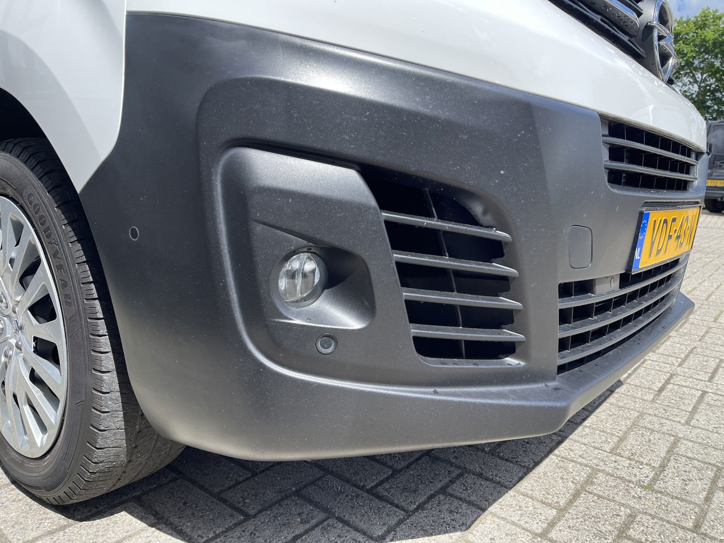 Opel Vivaro 2.0 CDTI 122pk L2H1 Edition / vaste prijs rijklaar € 13.950 ex btw / lease vanaf € 235 / euro 6 / bpm vrij / trekhaak / ingerichte laadruimte / imperial / airco / trekhaak !