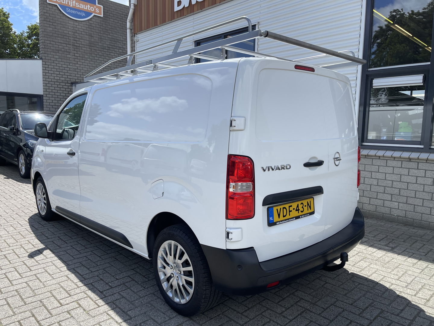 Opel Vivaro 2.0 CDTI 122pk L2H1 Edition / vaste prijs rijklaar € 13.950 ex btw / lease vanaf € 235 / euro 6 / bpm vrij / trekhaak / ingerichte laadruimte / imperial / airco / trekhaak !