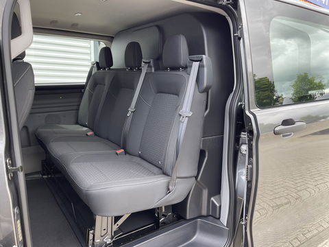 Ford Transit Custom 320 2.0 TDCI L2H1 Trend originele Ford DC 5 persoons / vaste prijs rijklaar € 43.650 ex btw / lease vanaf € 717 / dubbele schuifdeur links rechts / stoelverwarming / trekhaak !