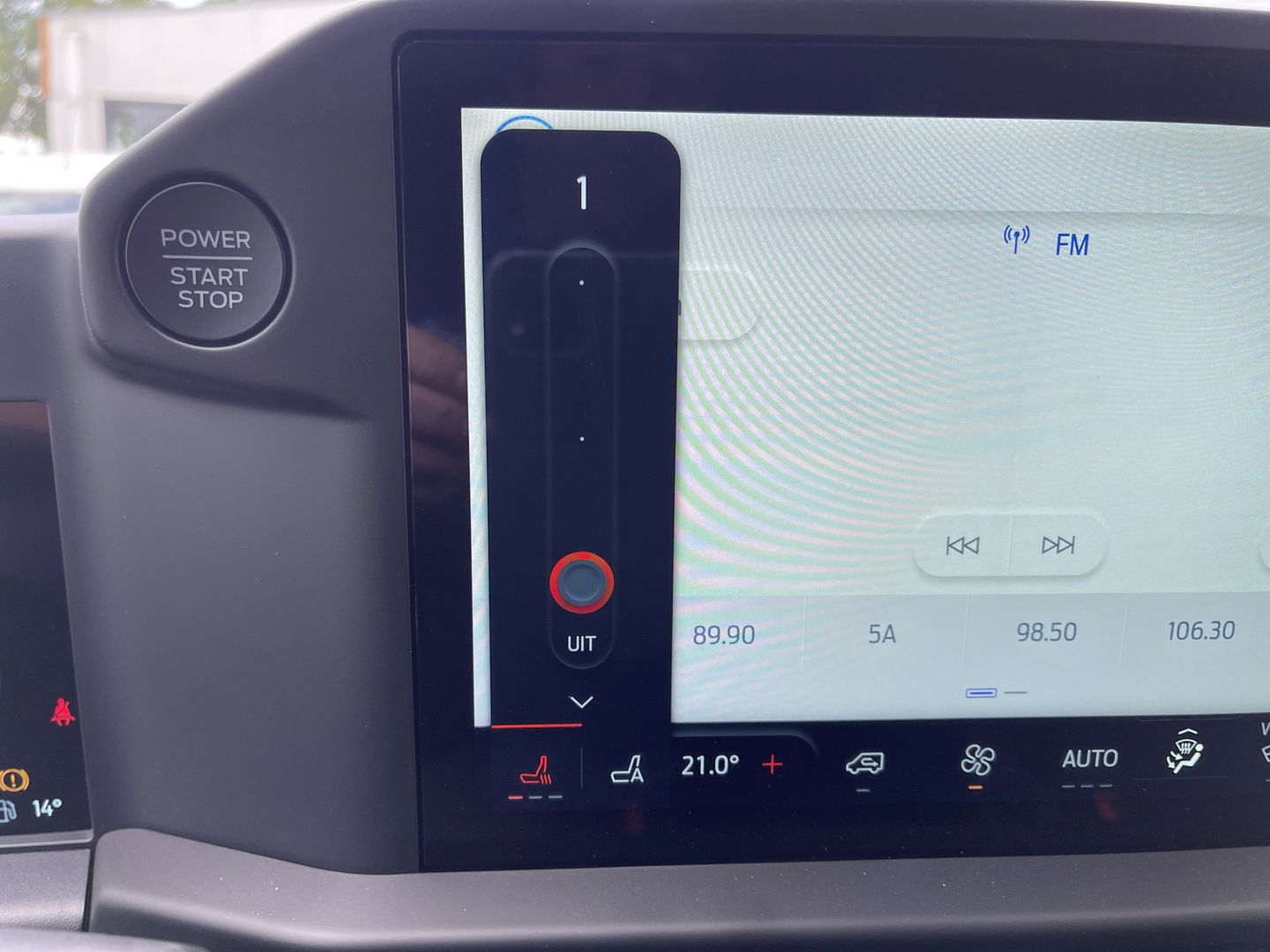 Ford Transit Custom 320 2.0 TDCI L2H1 Trend originele Ford DC 5 persoons / vaste prijs rijklaar € 43.650 ex btw / lease vanaf € 717 / dubbele schuifdeur links rechts / stoelverwarming / trekhaak !