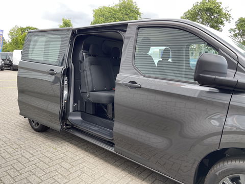 Ford Transit Custom 320 2.0 TDCI L2H1 Trend originele Ford DC 5 persoons / vaste prijs rijklaar € 43.650 ex btw / lease vanaf € 717 / dubbele schuifdeur links rechts / stoelverwarming / trekhaak !
