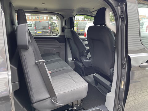 Ford Transit Custom 320 2.0 TDCI L2H1 Trend originele Ford DC 5 persoons / vaste prijs rijklaar € 43.650 ex btw / lease vanaf € 717 / dubbele schuifdeur links rechts / stoelverwarming / trekhaak !