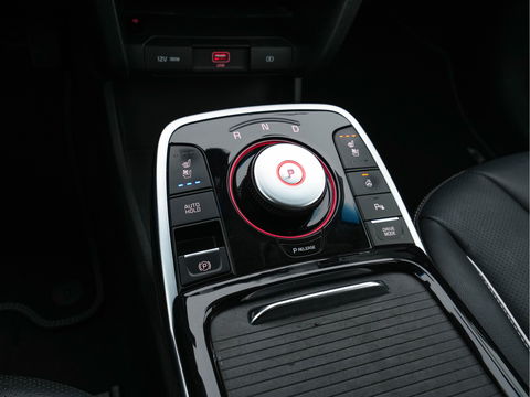 Kia e-Niro ExecutiveLine 64 kWh (INCL-BTW) Aut. *FULL-LEATHER | JBL-AUDIO | FULL-LED | NAVI-FULLMAP | DAB | ADAPTIVE-CRUISE | CAMERA | MEMORY-PACK | LANE-ASSIST | KEYLESS | DIGI-COCKPIT | TOWBAR | CCS-FASTLOADER | 17"ALU*