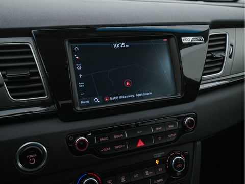 Kia e-Niro ExecutiveLine 64 kWh (INCL-BTW) Aut. *FULL-LEATHER | JBL-AUDIO | FULL-LED | NAVI-FULLMAP | DAB | ADAPTIVE-CRUISE | CAMERA | MEMORY-PACK | LANE-ASSIST | KEYLESS | DIGI-COCKPIT | TOWBAR | CCS-FASTLOADER | 17"ALU*