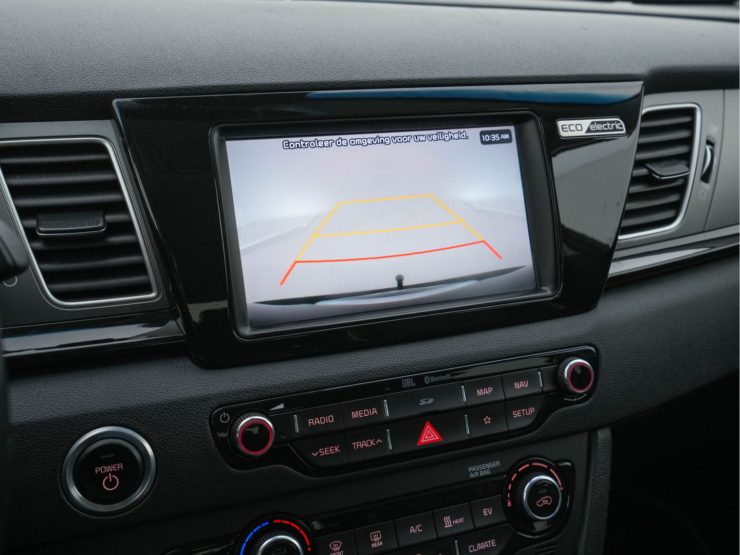Kia e-Niro ExecutiveLine 64 kWh (INCL-BTW) Aut. *FULL-LEATHER | JBL-AUDIO | FULL-LED | NAVI-FULLMAP | DAB | ADAPTIVE-CRUISE | CAMERA | MEMORY-PACK | LANE-ASSIST | KEYLESS | DIGI-COCKPIT | TOWBAR | CCS-FASTLOADER | 17"ALU*