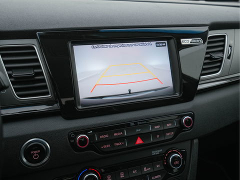 Kia e-Niro ExecutiveLine 64 kWh (INCL-BTW) Aut. *FULL-LEATHER | JBL-AUDIO | FULL-LED | NAVI-FULLMAP | DAB | ADAPTIVE-CRUISE | CAMERA | MEMORY-PACK | LANE-ASSIST | KEYLESS | DIGI-COCKPIT | TOWBAR | CCS-FASTLOADER | 17"ALU*