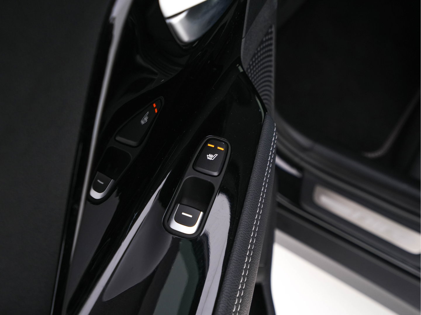 Kia e-Niro ExecutiveLine 64 kWh (INCL-BTW) Aut. *FULL-LEATHER | JBL-AUDIO | FULL-LED | NAVI-FULLMAP | DAB | ADAPTIVE-CRUISE | CAMERA | MEMORY-PACK | LANE-ASSIST | KEYLESS | DIGI-COCKPIT | TOWBAR | CCS-FASTLOADER | 17"ALU*