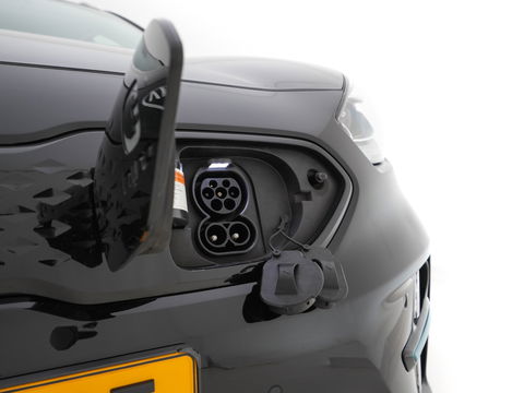 Kia e-Niro ExecutiveLine 64 kWh (INCL-BTW) Aut. *FULL-LEATHER | JBL-AUDIO | FULL-LED | NAVI-FULLMAP | DAB | ADAPTIVE-CRUISE | CAMERA | MEMORY-PACK | LANE-ASSIST | KEYLESS | DIGI-COCKPIT | TOWBAR | CCS-FASTLOADER | 17"ALU*