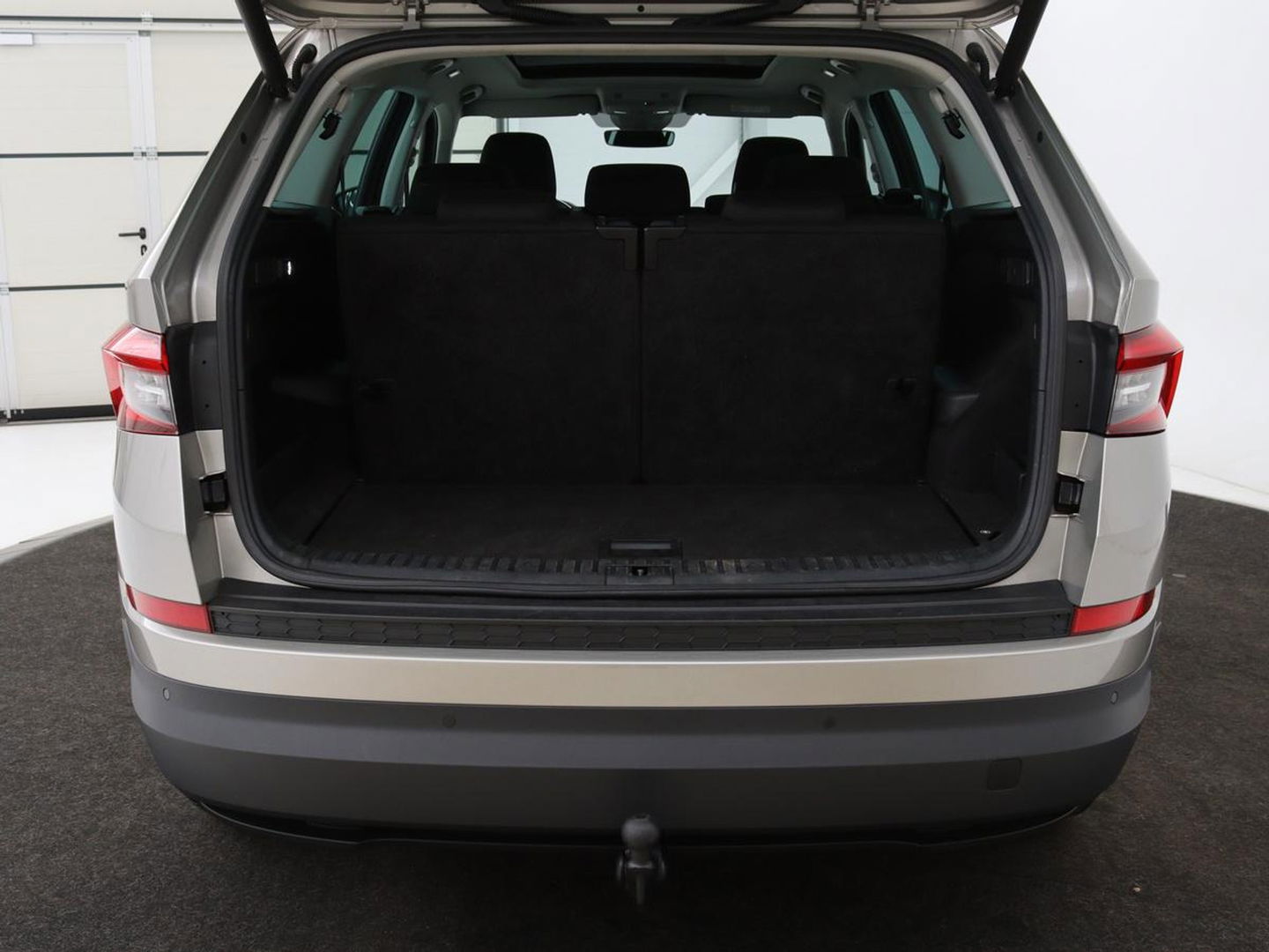 Škoda Kodiaq 1.4 TSI Ambition 7-persoons | Panoramadak | Stoel & stuurverwarming | Adaptive cruise | Trekhaak | Carplay | Full LED | Navigatie
