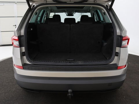 Škoda Kodiaq 1.4 TSI Ambition 7-persoons | Panoramadak | Stoel & stuurverwarming | Adaptive cruise | Trekhaak | Carplay | Full LED | Navigatie