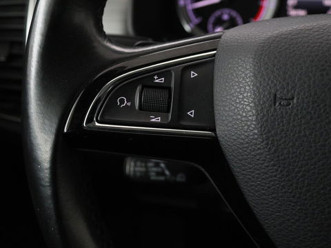 Škoda Kodiaq 1.4 TSI Ambition 7-persoons | Panoramadak | Stoel & stuurverwarming | Adaptive cruise | Trekhaak | Carplay | Full LED | Navigatie