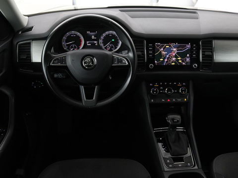 Škoda Kodiaq 1.4 TSI Ambition 7-persoons | Panoramadak | Stoel & stuurverwarming | Adaptive cruise | Trekhaak | Carplay | Full LED | Navigatie