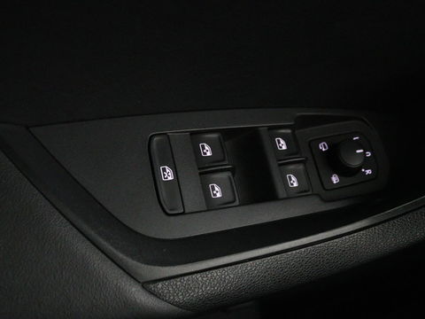 Škoda Kodiaq 1.4 TSI Ambition 7-persoons | Panoramadak | Stoel & stuurverwarming | Adaptive cruise | Trekhaak | Carplay | Full LED | Navigatie
