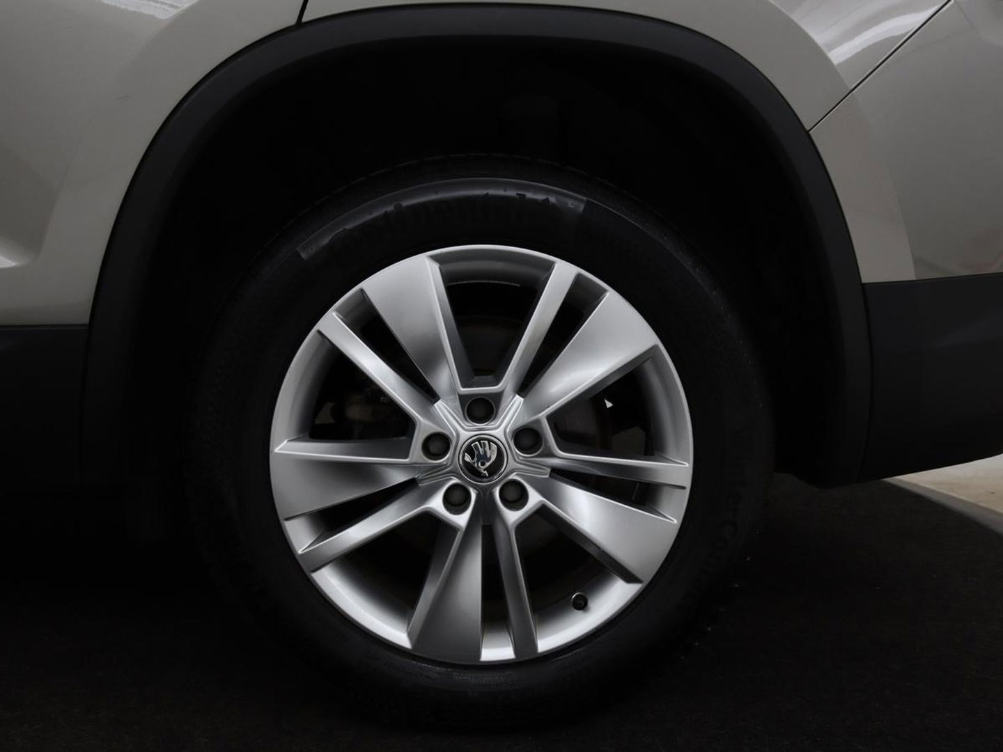 Škoda Kodiaq 1.4 TSI Ambition 7-persoons | Panoramadak | Stoel & stuurverwarming | Adaptive cruise | Trekhaak | Carplay | Full LED | Navigatie