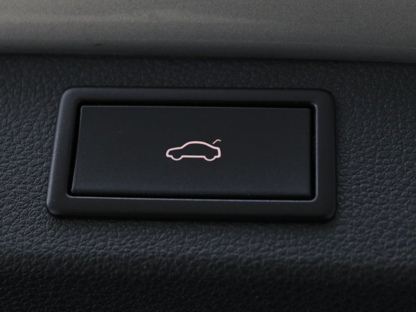 Škoda Kodiaq 1.4 TSI Ambition 7-persoons | Panoramadak | Stoel & stuurverwarming | Adaptive cruise | Trekhaak | Carplay | Full LED | Navigatie