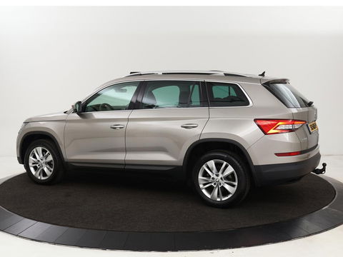 Škoda Kodiaq 1.4 TSI Ambition 7-persoons | Panoramadak | Stoel & stuurverwarming | Adaptive cruise | Trekhaak | Carplay | Full LED | Navigatie