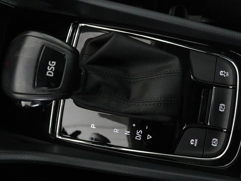 Škoda Kodiaq 1.4 TSI Ambition 7-persoons | Panoramadak | Stoel & stuurverwarming | Adaptive cruise | Trekhaak | Carplay | Full LED | Navigatie