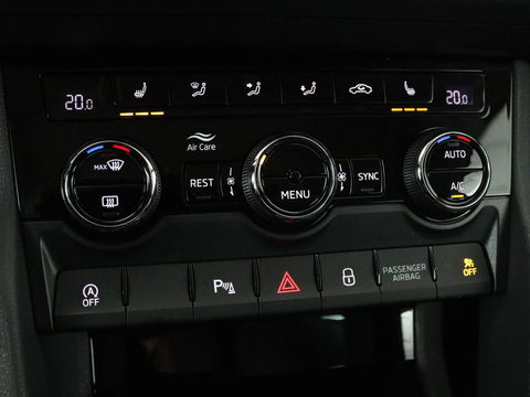 Škoda Kodiaq 1.4 TSI Ambition 7-persoons | Panoramadak | Stoel & stuurverwarming | Adaptive cruise | Trekhaak | Carplay | Full LED | Navigatie