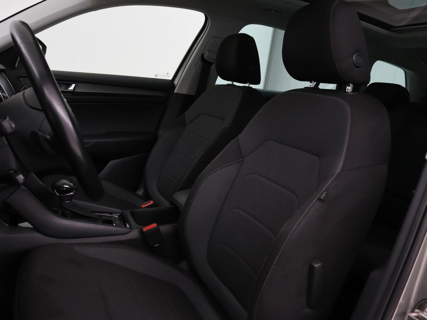 Škoda Kodiaq 1.4 TSI Ambition 7-persoons | Panoramadak | Stoel & stuurverwarming | Adaptive cruise | Trekhaak | Carplay | Full LED | Navigatie