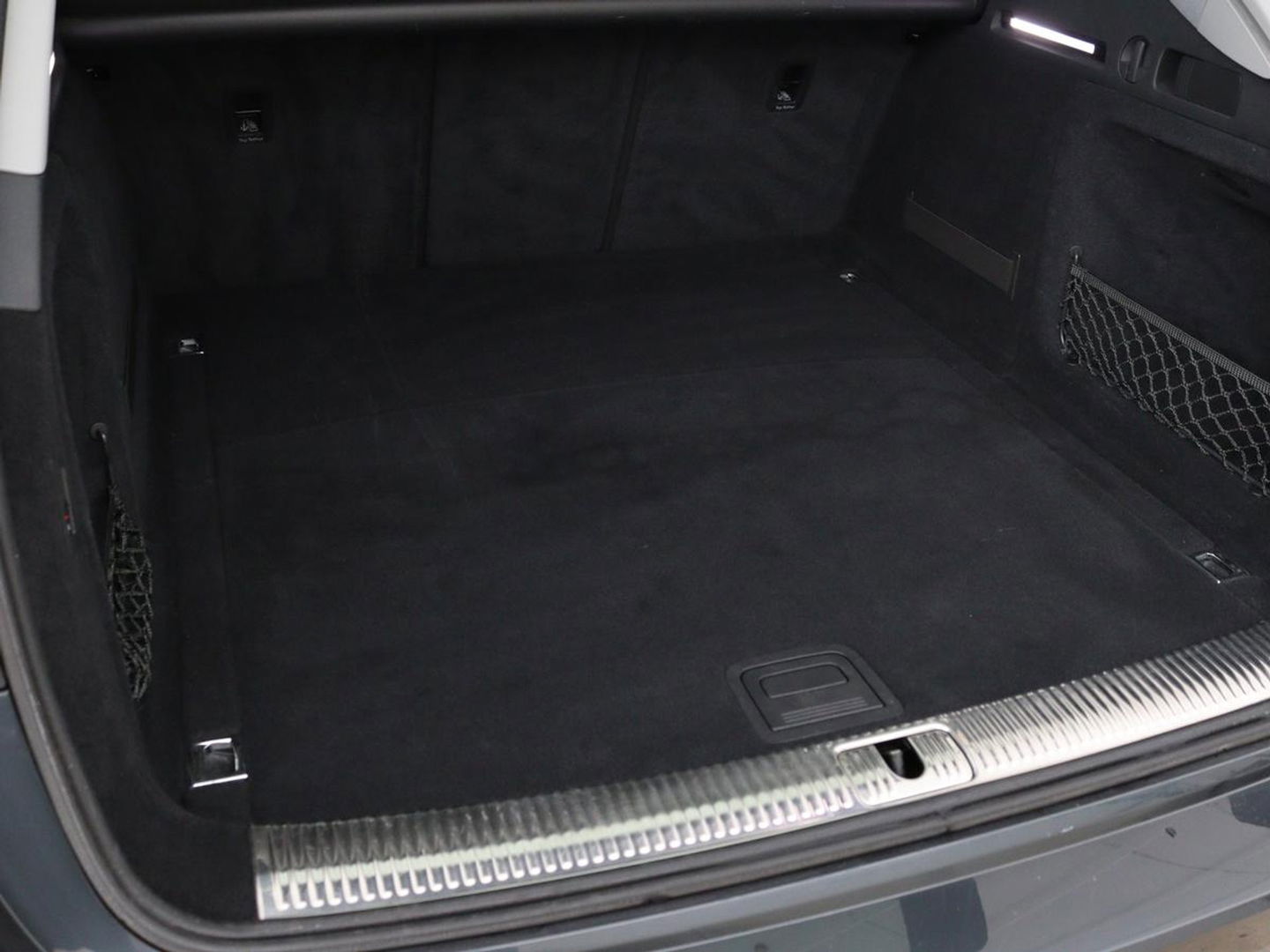 Audi A4 35 TFSI Launch Edition Business | 1e eigenaar | Dealer onderhouden | Trekhaak | Virtual Cockpit | Carplay | Navigatie | Full LED | Parkeerhulp | Climate control | Sportstoelen | Cruise control