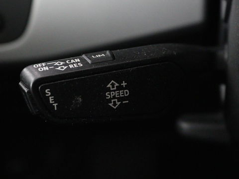 Audi A4 35 TFSI Launch Edition Business | 1e eigenaar | Dealer onderhouden | Trekhaak | Virtual Cockpit | Carplay | Navigatie | Full LED | Parkeerhulp | Climate control | Sportstoelen | Cruise control