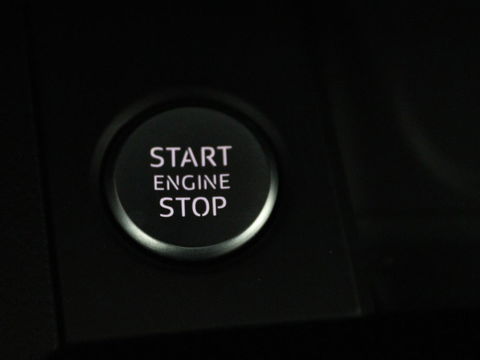 Audi A4 35 TFSI Launch Edition Business | 1e eigenaar | Dealer onderhouden | Trekhaak | Virtual Cockpit | Carplay | Navigatie | Full LED | Parkeerhulp | Climate control | Sportstoelen | Cruise control