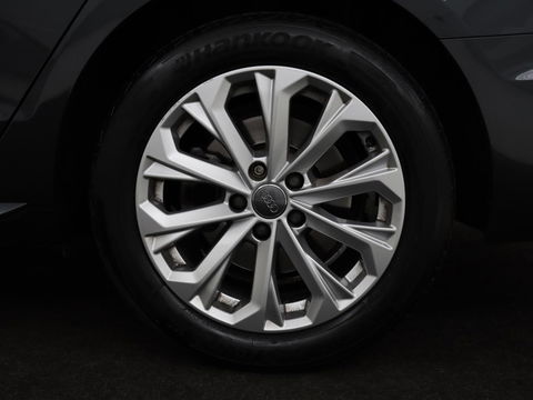 Audi A4 35 TFSI Launch Edition Business | 1e eigenaar | Dealer onderhouden | Trekhaak | Virtual Cockpit | Carplay | Navigatie | Full LED | Parkeerhulp | Climate control | Sportstoelen | Cruise control