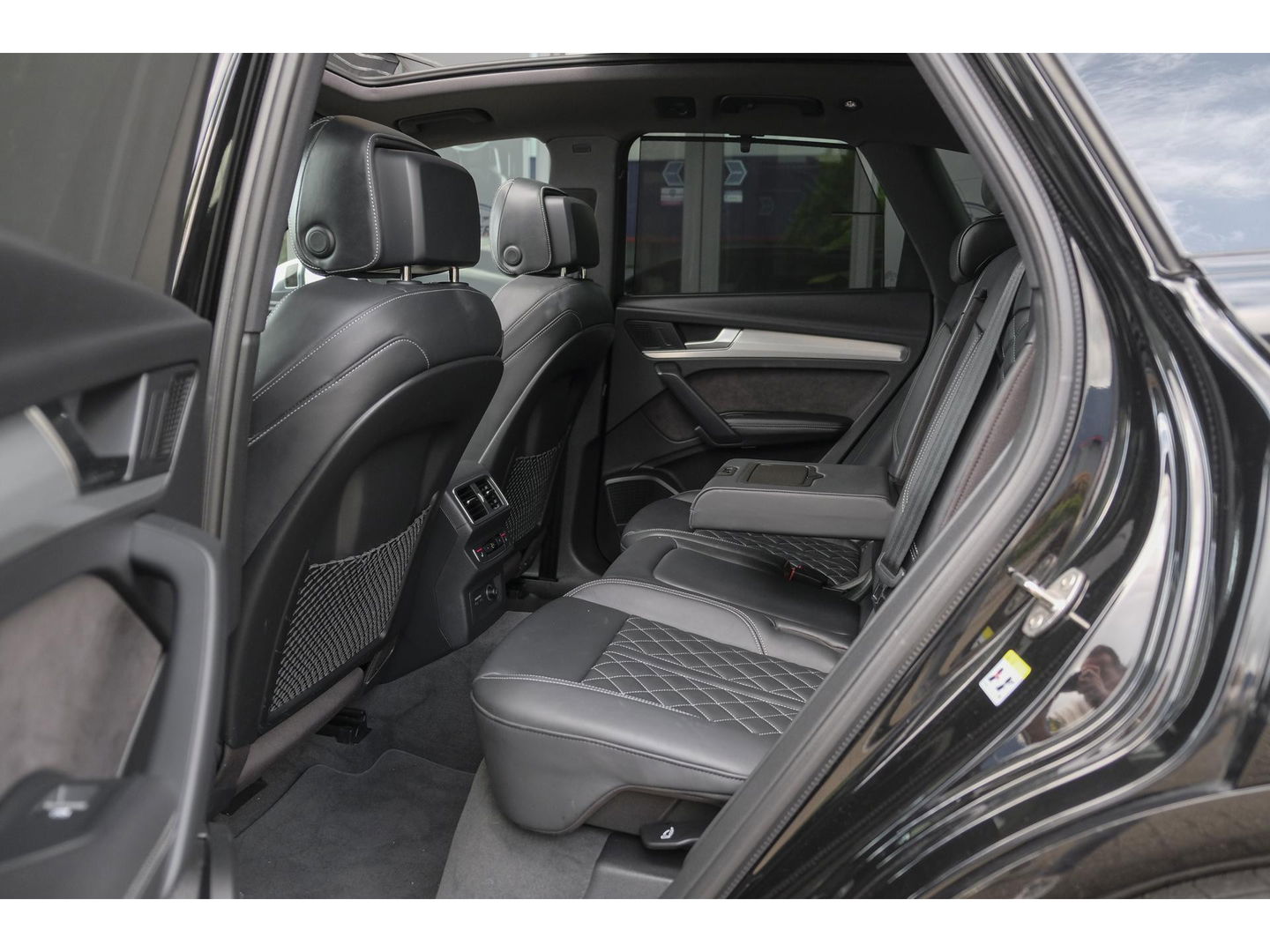 Audi SQ5 3.0 TFSI 354pk Quattro Panoramadak RS-stoelen Luchtvering Trekhaak Bang&Olufsen Massage Head-up 21" LMV