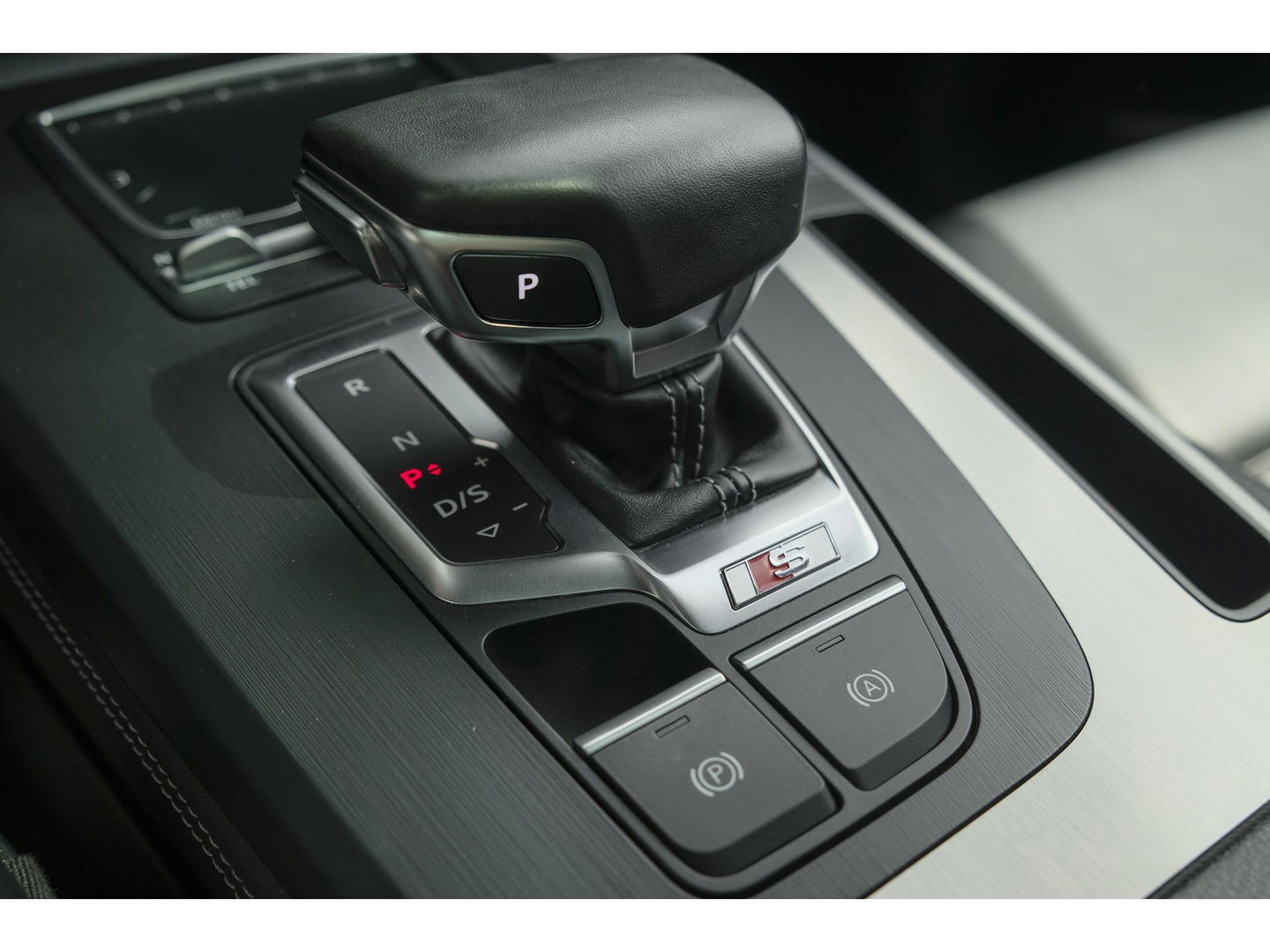 Audi SQ5 3.0 TFSI 354pk Quattro Panoramadak RS-stoelen Luchtvering Trekhaak Bang&Olufsen Massage Head-up 21" LMV