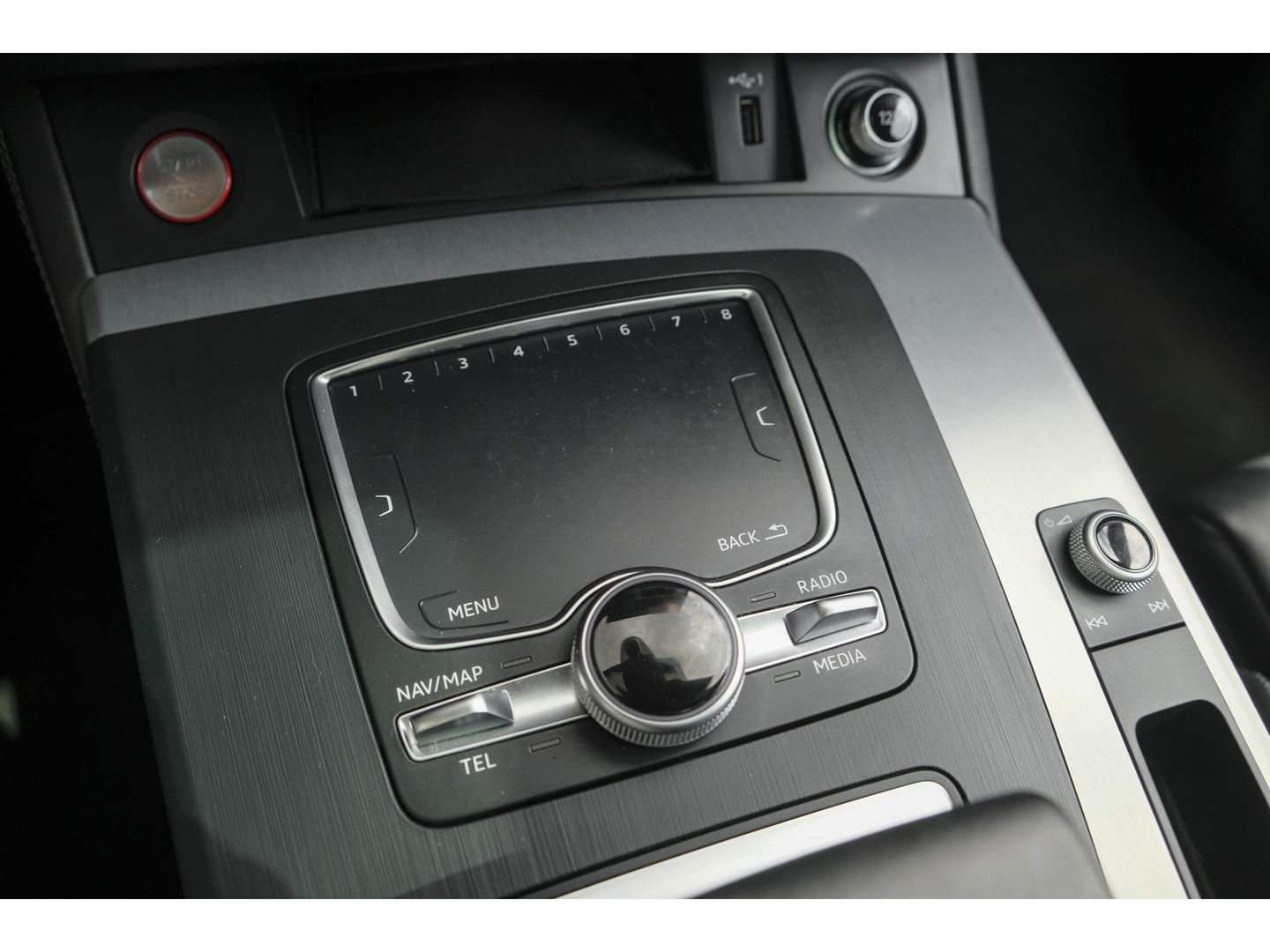 Audi SQ5 3.0 TFSI 354pk Quattro Panoramadak RS-stoelen Luchtvering Trekhaak Bang&Olufsen Massage Head-up 21" LMV