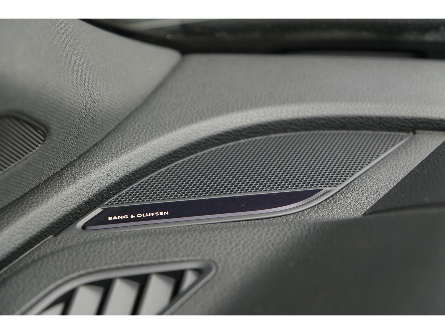 Audi SQ5 3.0 TFSI 354pk Quattro Panoramadak RS-stoelen Luchtvering Trekhaak Bang&Olufsen Massage Head-up 21" LMV