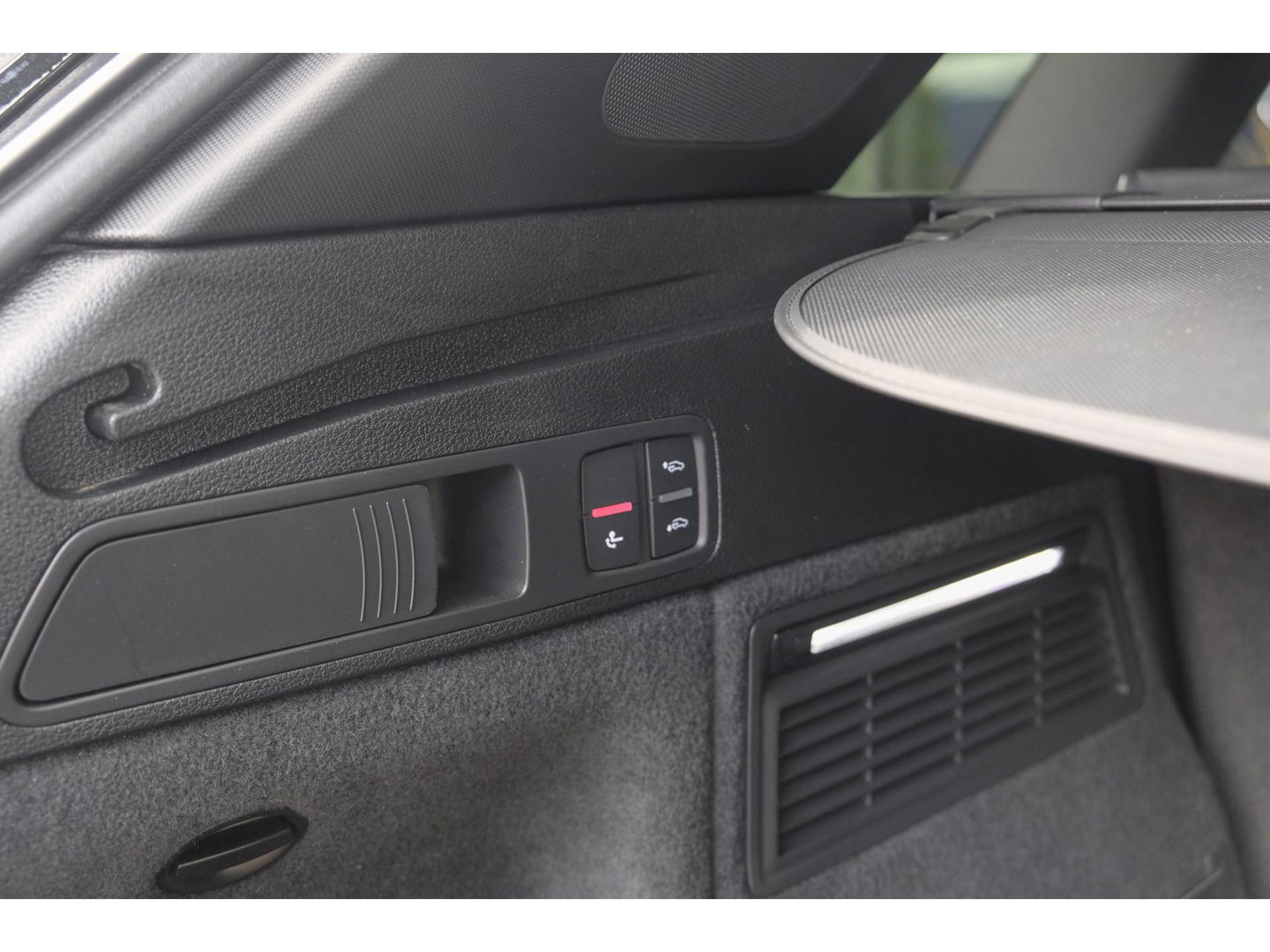 Audi SQ5 3.0 TFSI 354pk Quattro Panoramadak RS-stoelen Luchtvering Trekhaak Bang&Olufsen Massage Head-up 21" LMV