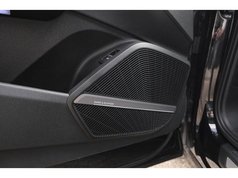 Audi SQ5 3.0 TFSI 354pk Quattro Panoramadak RS-stoelen Luchtvering Trekhaak Bang&Olufsen Massage Head-up 21" LMV