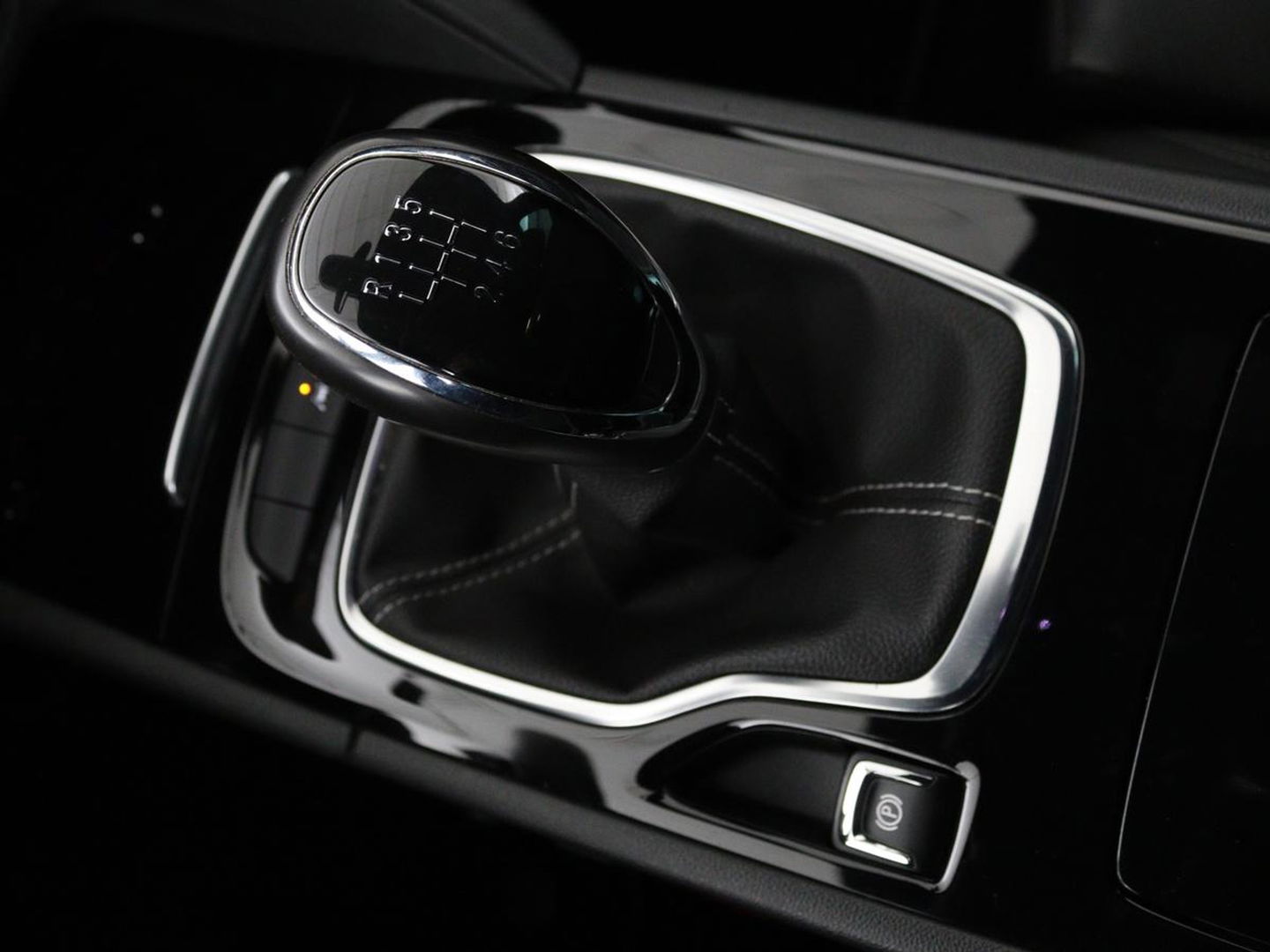 Opel Insignia Grand Sport 1.5 Turbo Executive | OPC Line | Leder | Stoel & stuurverwarming | Trekhaak | Camera | Keyless | Carplay | BOSE Sound | Navigatie