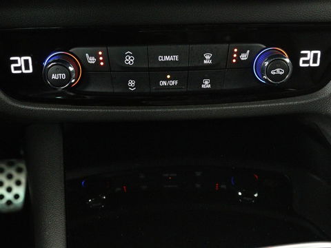 Opel Insignia Grand Sport 1.5 Turbo Executive | OPC Line | Leder | Stoel & stuurverwarming | Trekhaak | Camera | Keyless | Carplay | BOSE Sound | Navigatie