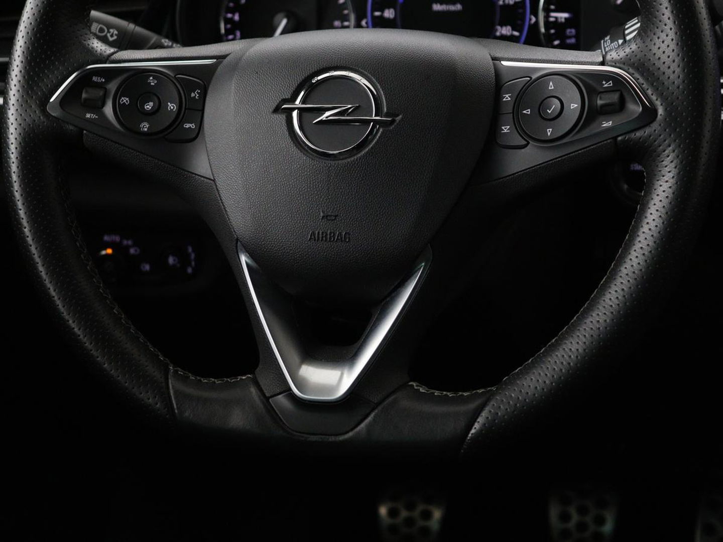Opel Insignia Grand Sport 1.5 Turbo Executive | OPC Line | Leder | Stoel & stuurverwarming | Trekhaak | Camera | Keyless | Carplay | BOSE Sound | Navigatie